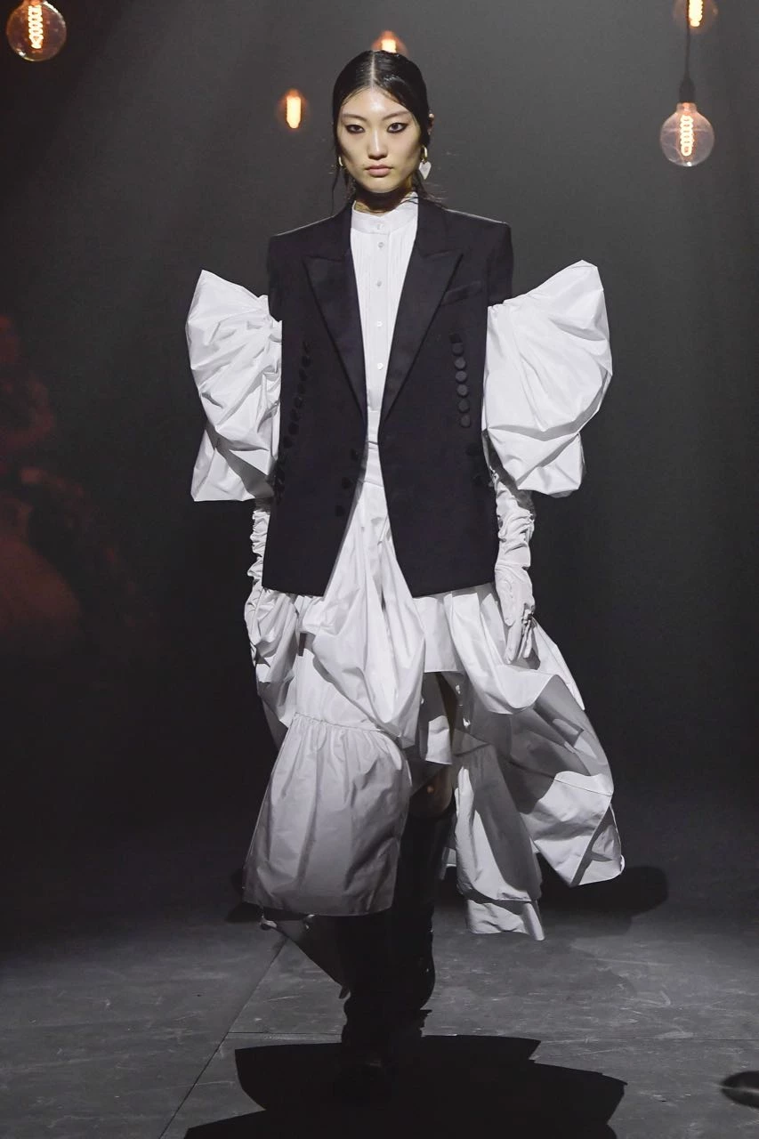 Desfile Erdem, otoño invierno 2023/24, en el Fashion Week de Londres.