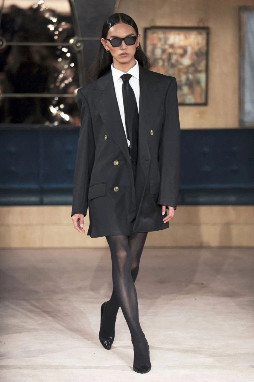 Desfile otoño invierno 2023/24 de Helen Anthony en Londres Fashion Week