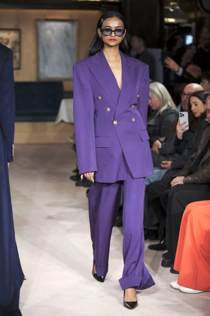 Desfile otoño invierno 2023/24 de Helen Anthony en Londres Fashion Week