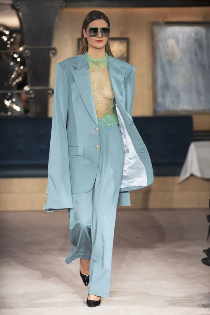 Desfile otoño invierno 2023/24 de Helen Anthony en Londres Fashion Week