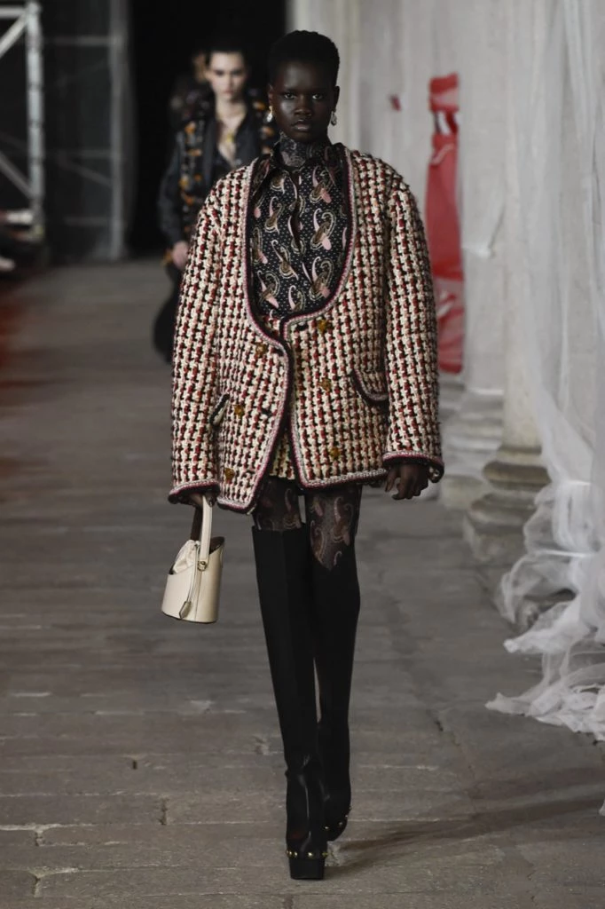 Desfile Etro, otoño invierno 2023/24 en Milán Fashion Week.