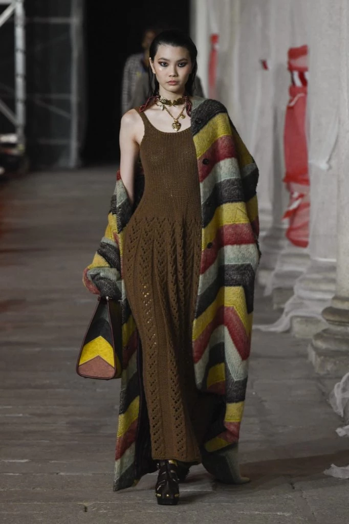 Desfile Etro, otoño invierno 2023/24 en Milán Fashion Week.