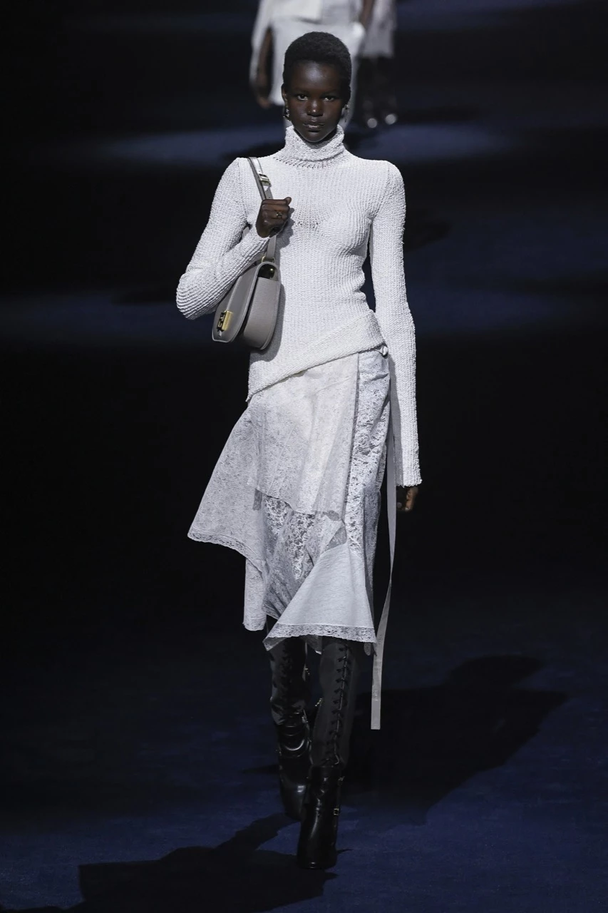 Desfile de Fendi otoño invierno 2023/24 en Milán fashion Week.