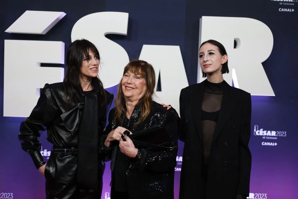 Jane Birkin con Charlotte Gainsbourg y su hija Alice Attal en premios César