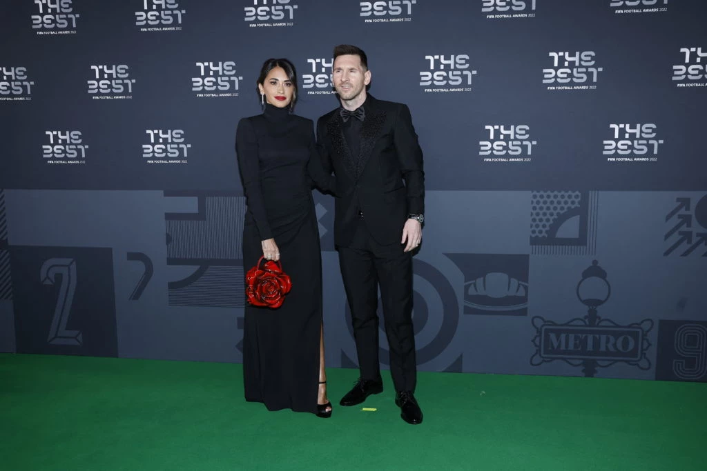 antonela roccuzzo y leo messi premios the best