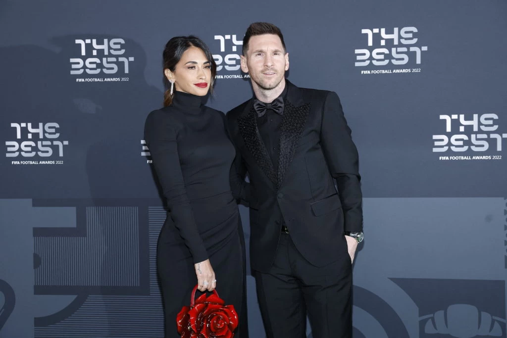 Antonella Roccuzzo y Leo Messi en The Best