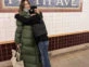 Vero Lozano y su hija en Nueva York con el abrigo más trendy de la temporada. Foto: Instagram.