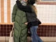Vero Lozano y su hija en Nueva York con el abrigo más trendy de la temporada. Foto: Instagram.