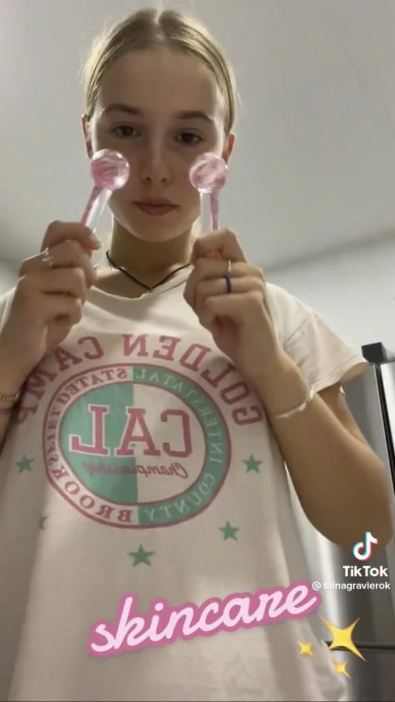 Ice Rollers, la técnica beauty que elige Taína Gravier. Foto: TikTok.