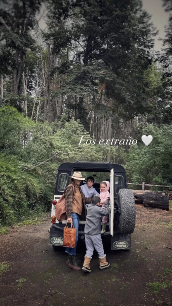 Juliana Awada usó chunky boots en la Patagonia. Foto: Instagram.