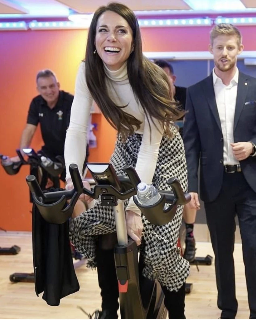 Kate Middleton se animó a hacer spinning. Foto: Instagram.