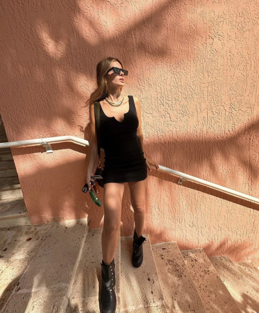 La China Suárez llevó biker boots