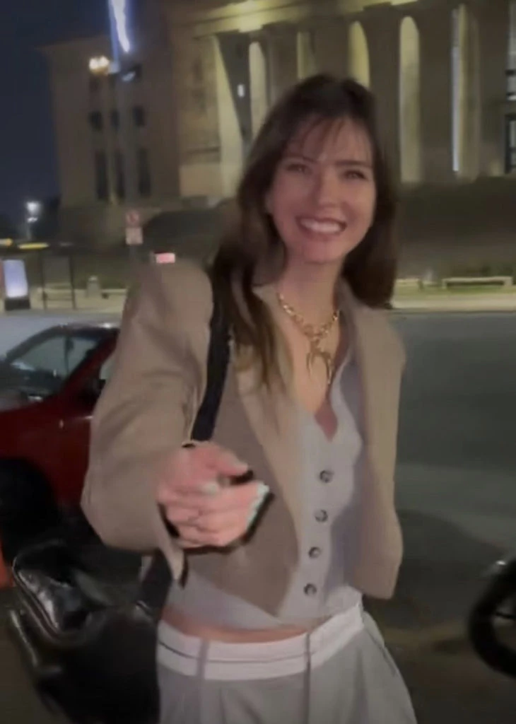 La China y Nicole usaron el mismo pantalón de Bershka. Foto: Instagram.