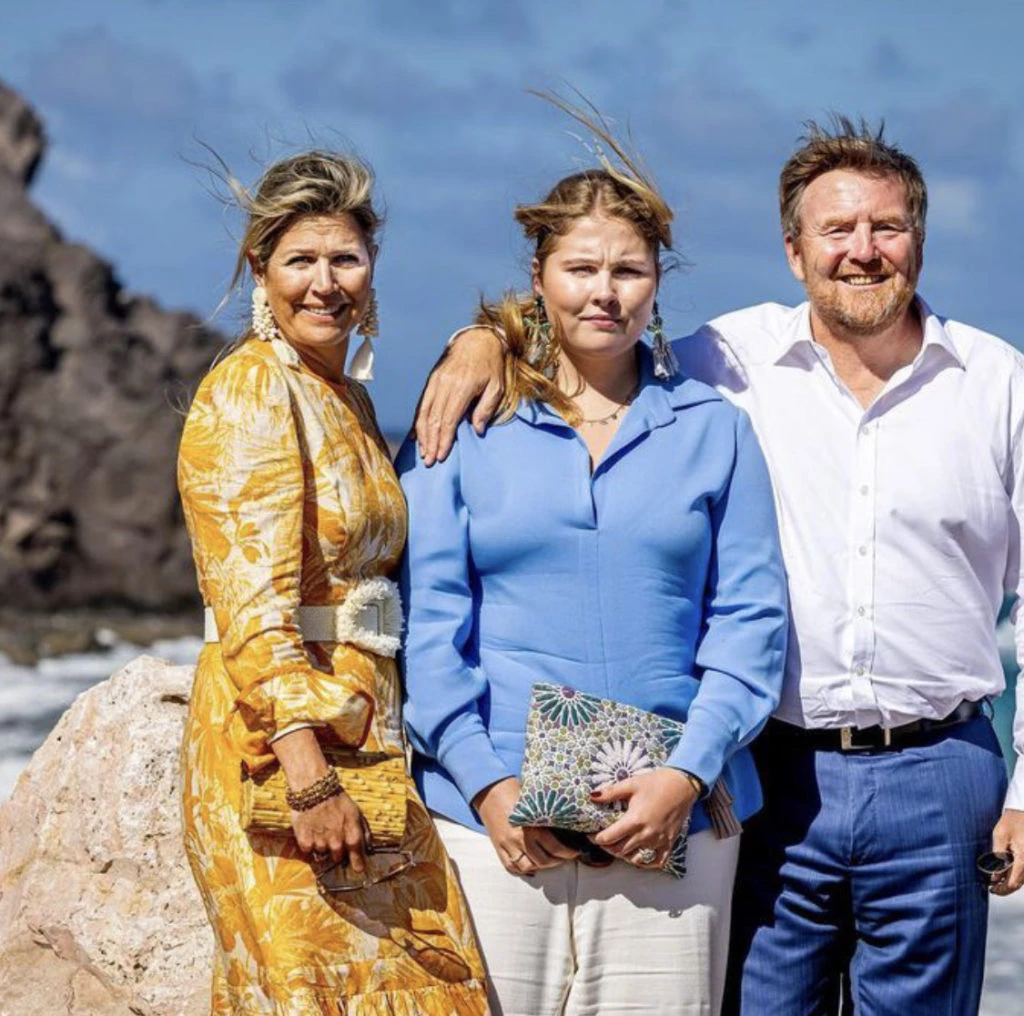 La reina Máxima con aros de Johanna Ortiz. Foto: Instagram.