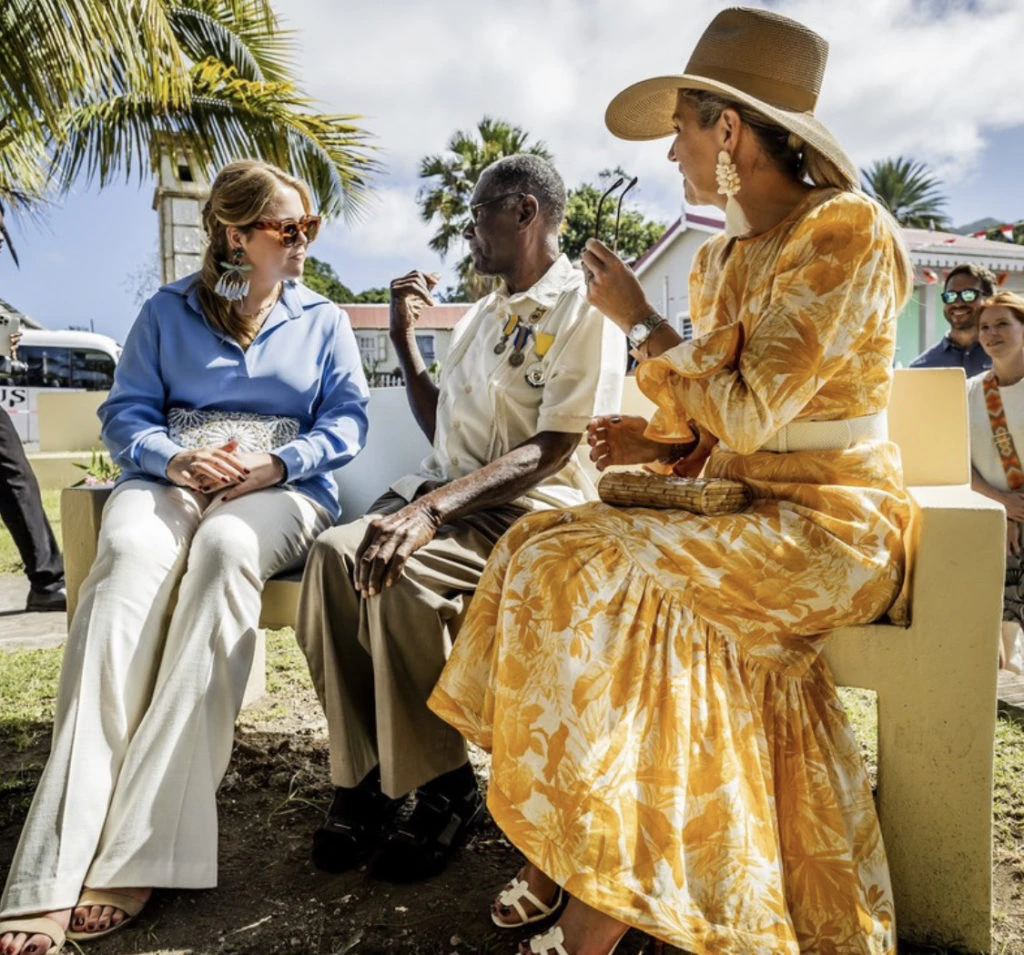 La reina Máxima con aros de Johanna Ortiz