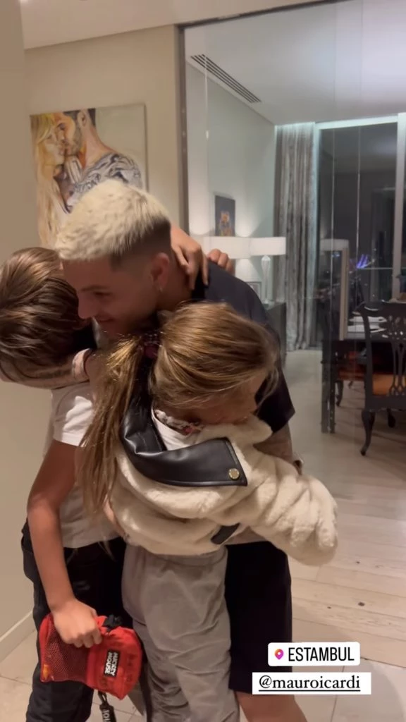 Mauro Icardi se reencontró con sus hijas y los hijos de Wanda. Foto: Instagram.