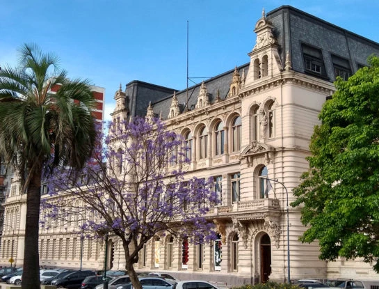 Historias de Cemento: Palacio Sarmiento, también conocido como Pizzurno, y la cuenta pendiente que tendría con la mujer que donó sus tierras