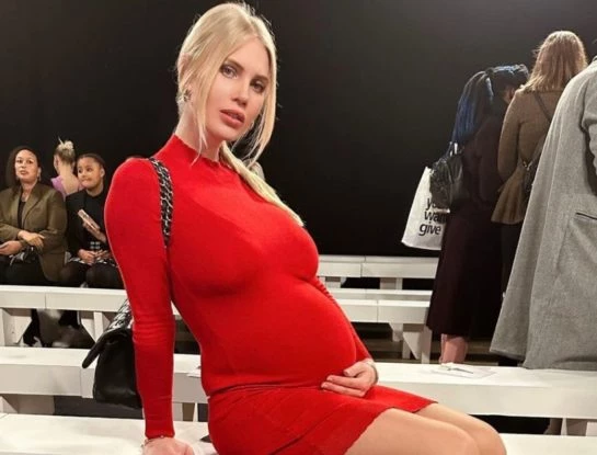 Daniela Christiansson apostó por un look "sustentable" para asistir a la Semana de la Moda de Londres