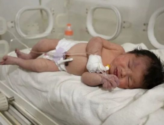 La historia de la beba que nació entre los escombros del terremoto de Turquía