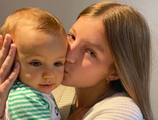 Así fue el emotivo reencuentro de Allegra y Luca Cubero, su hermanito