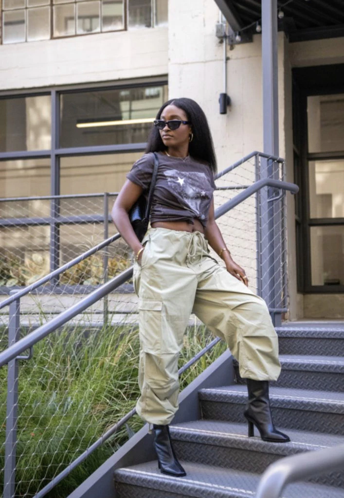 Pantalones parachute, la prenda más fashion del año. Foto: Pinterest.