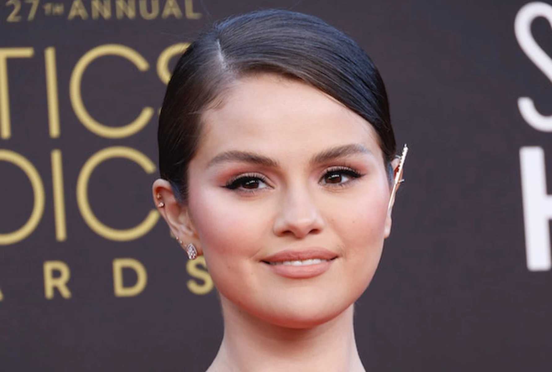 Selena Gomez se animó a mostrar su cara al natural y sin maquillaje