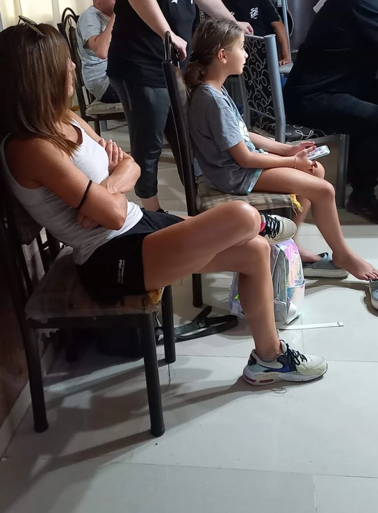 Soledad Pastorutti y su staff debieron ser asistidos por una maestra en Mendoza