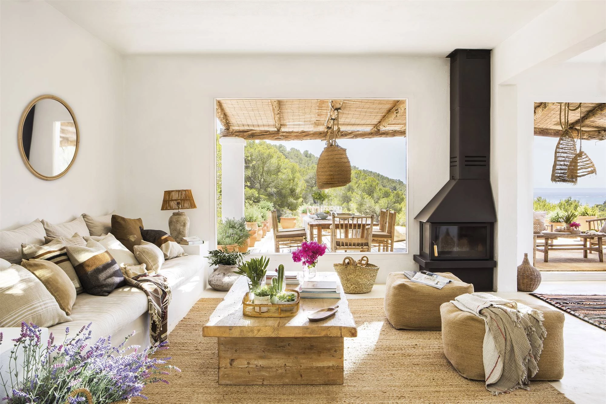 Una casa de playa reformada con las últimas tendencias de arquitectura y decoración