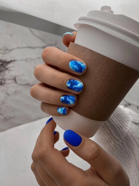 nail art en color azul