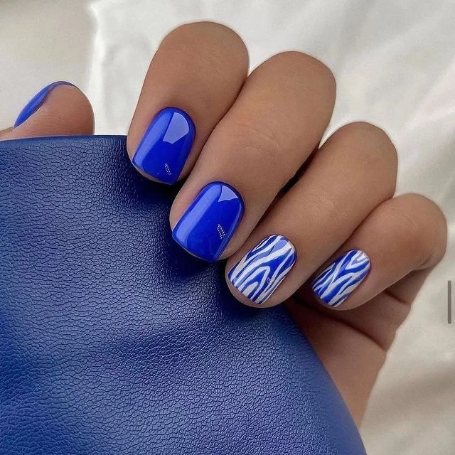 nail art en color azul