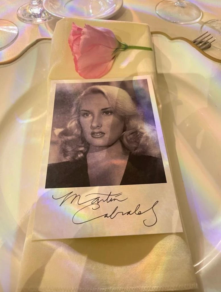 Tarjeta que indicaba el lugar de cada invitado en el cumple de Mirtha Legrand