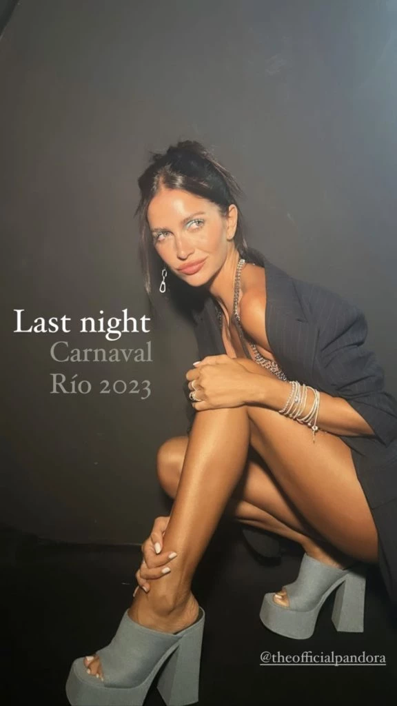 Zaira y sus sandalias noventosas. Foto: Instagram.