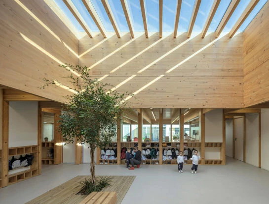Todo lo que tenés que saber sobre las ventajas de construir escuelas con madera