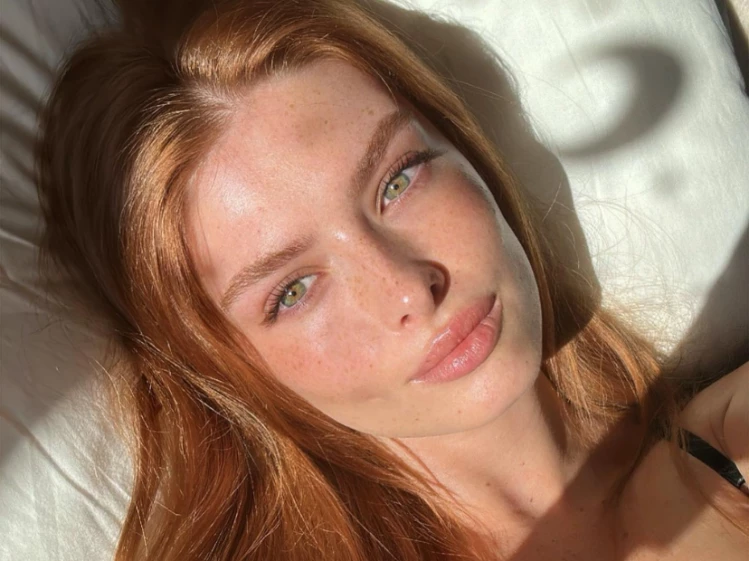 eden polani modelo junto a Leonardo Di Caprio