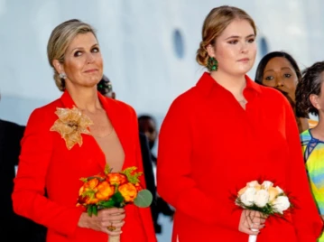 El inesperado detalle en el look sastrero de Máxima