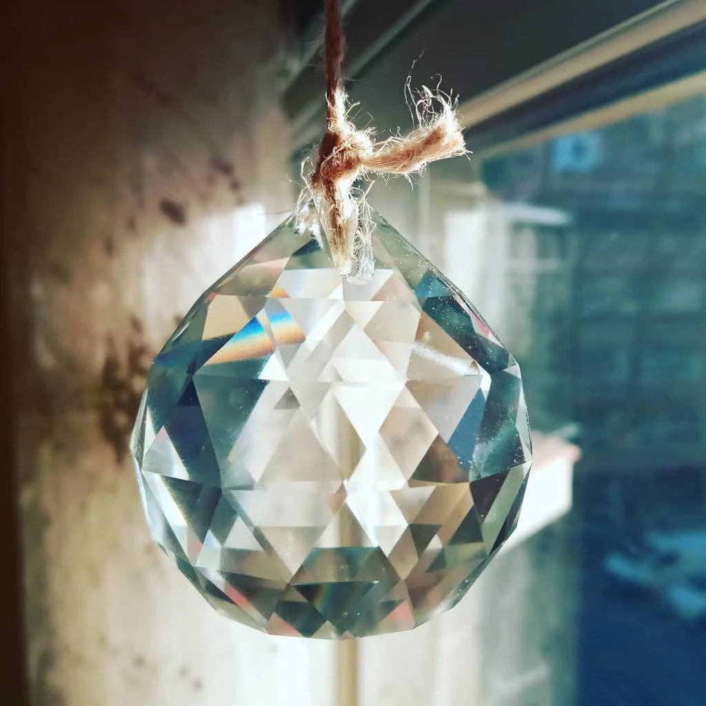 Bola de Feng Shui: qué es y dónde colocarla para mejorar las energías de tu casa