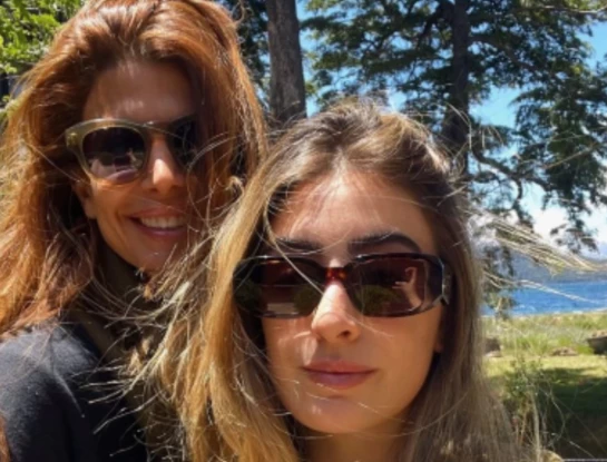 JULIANA AWADA Y VALENTINA BARBIER