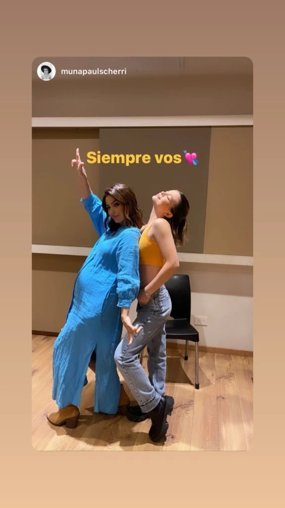 saludo de muna a agustina cherri.