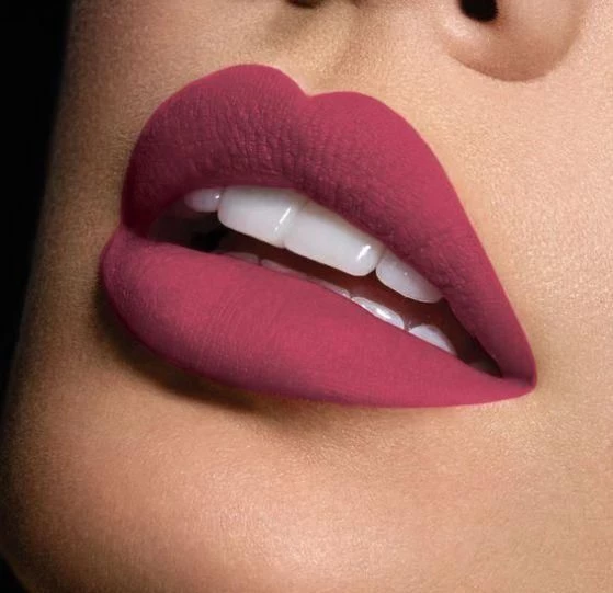 Labial mate color magenta