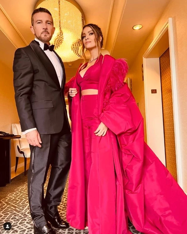 Antonio Banderas y Nicole Kimpel en los Oscar