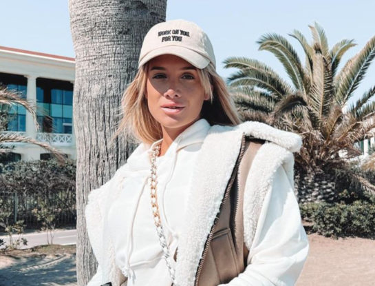 Cami Homs tiene el abrigo must have del invierno