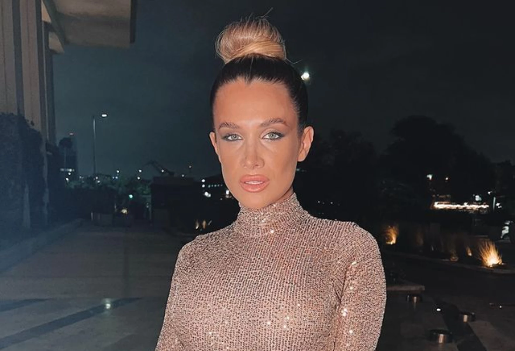 Camila Homs cautivó con su shiny look