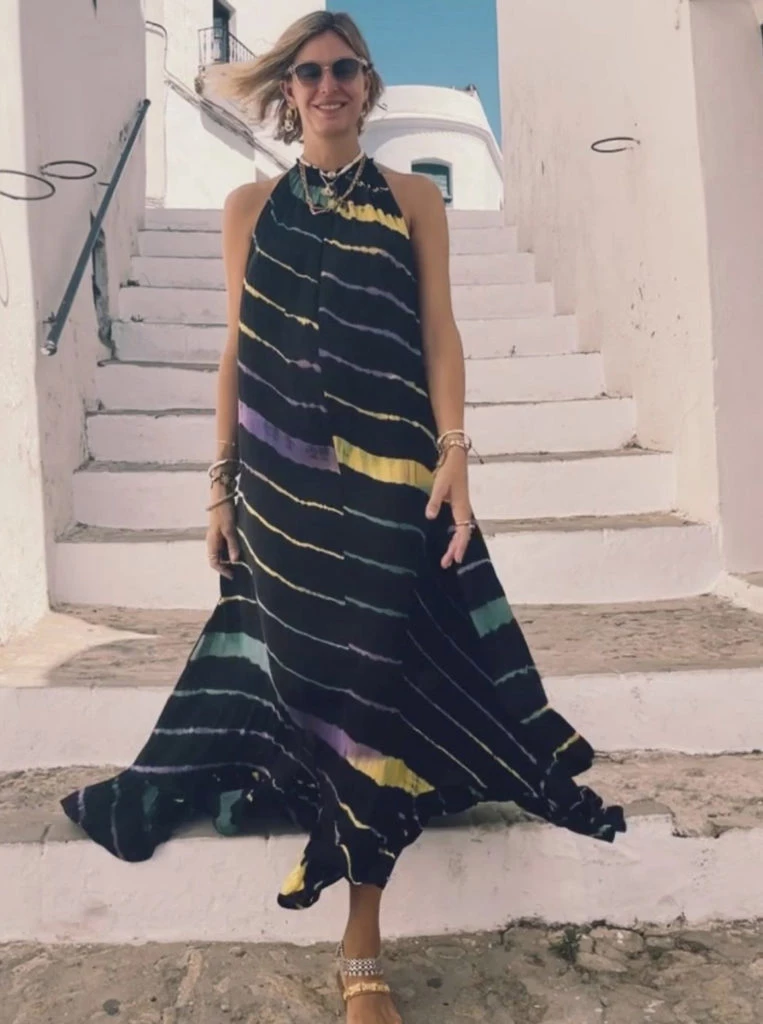 Dolores luce su vestido maxi muy chic. Foto: Instagram.