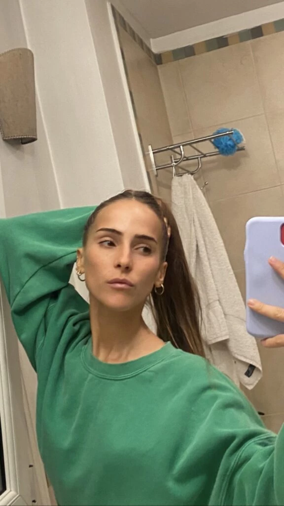 El look casual de Ámbar de Benedictis. Foto: Instagram.