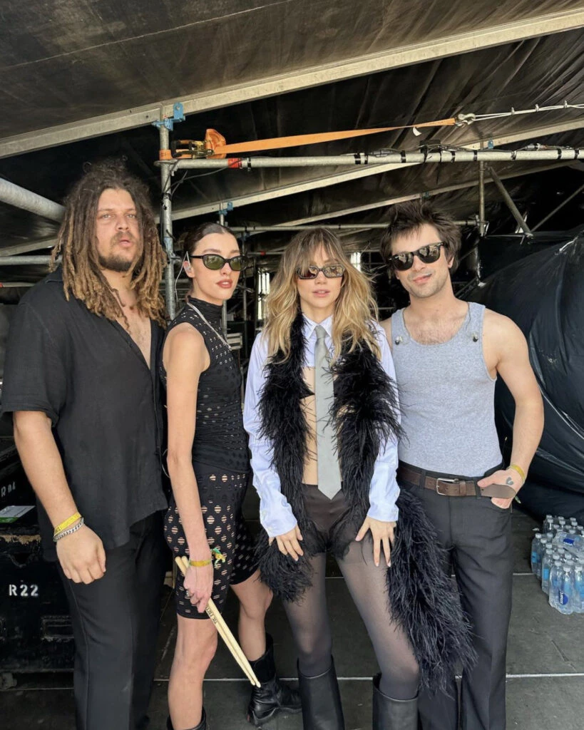 El look de Suki Waterhouse en Lollapalooza. Foto: Instagram.