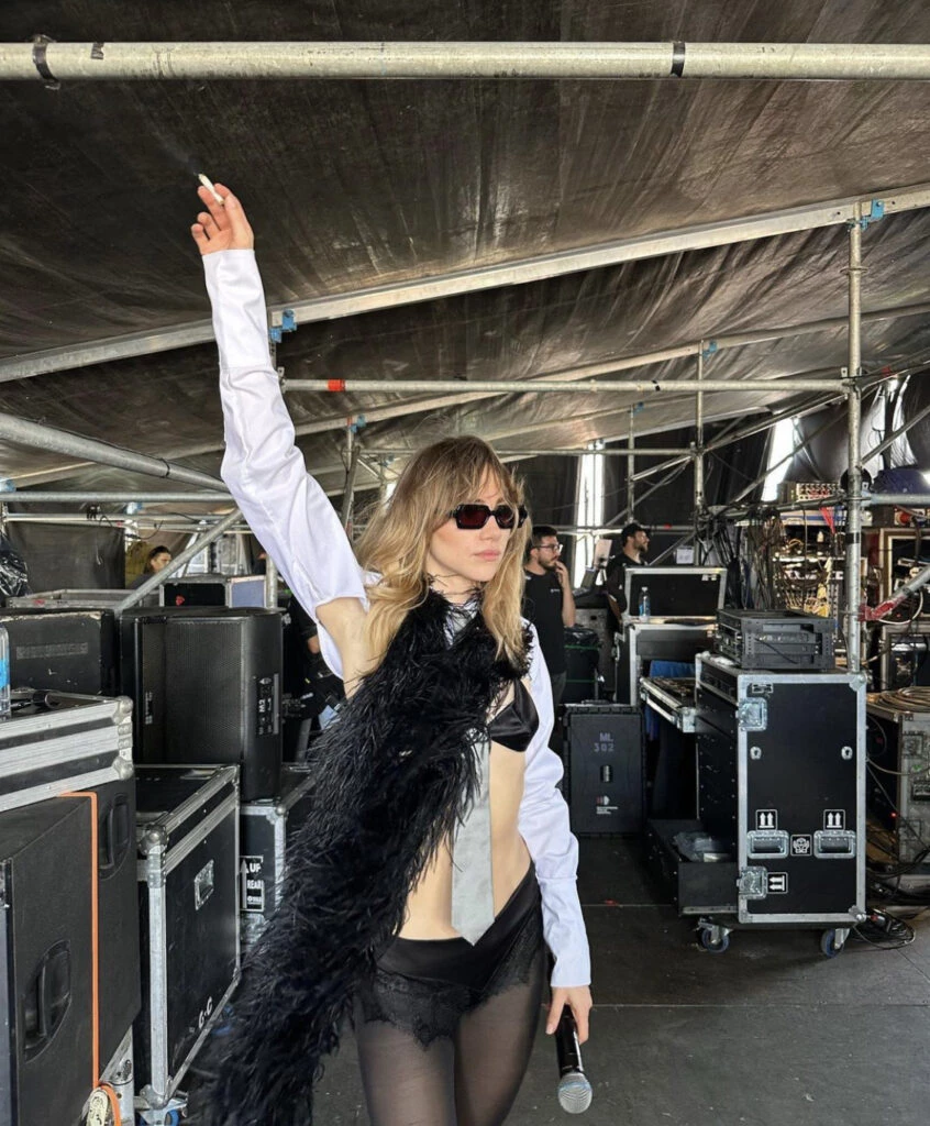 El look de Suki Waterhouse en Lollapalooza