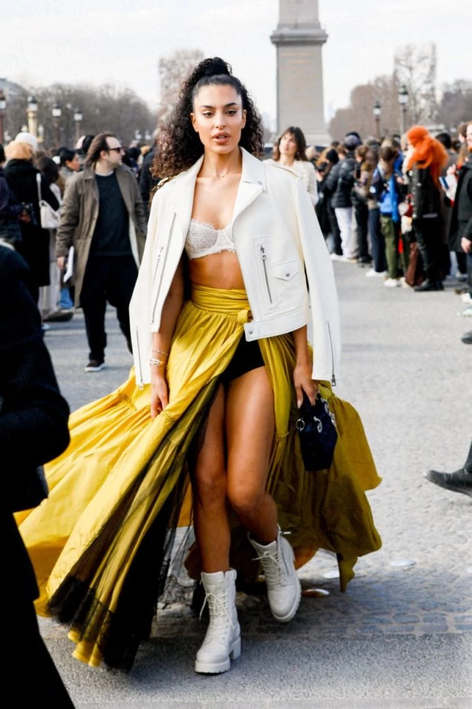 Jessica Aïdi en el desfile de Dior