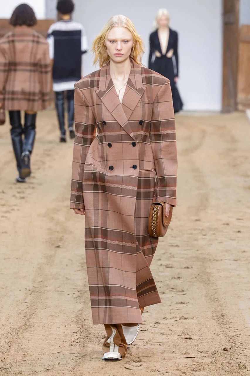 Desfile Stella McCartney otoño invierno 2023/24 en Semana de Moda de Paris