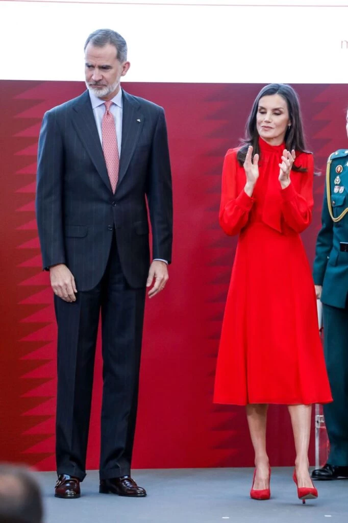Look lady de Letizia en color rojo