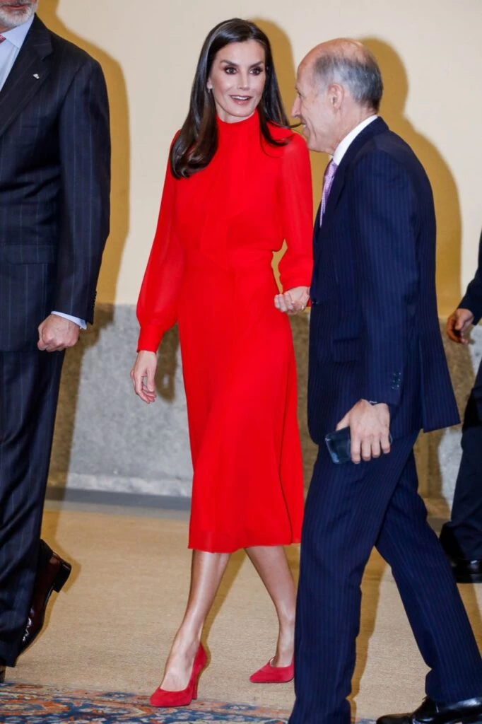 Look lady de Letizia en color rojo